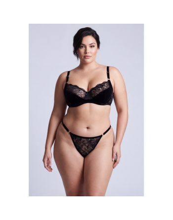 String noir en dentelle avec bijou cœur doré