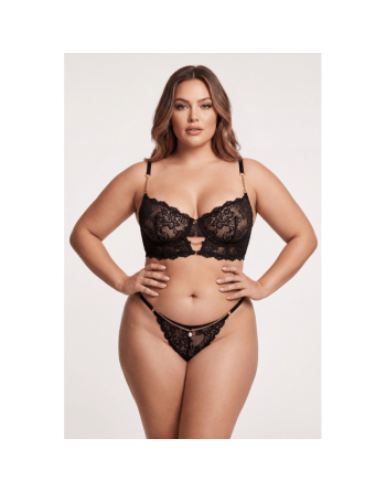 String noir en dentelle avec bijou et chaîne dorée