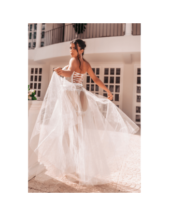 Ensemble 4 pièces blanc, bustier, string et 2 jarretières 